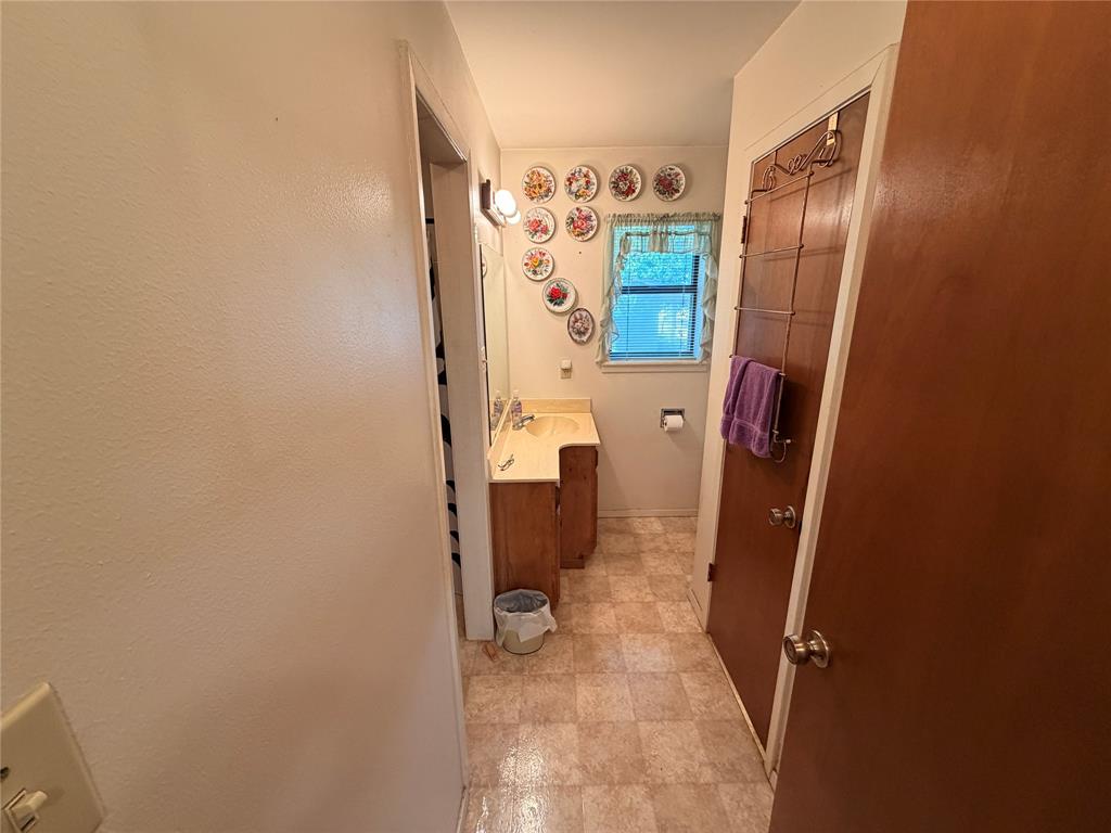 319 S Fisher Street Property Photo 27