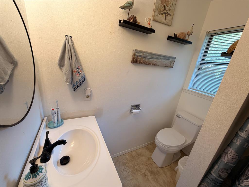 319 S Fisher Street Property Photo 33