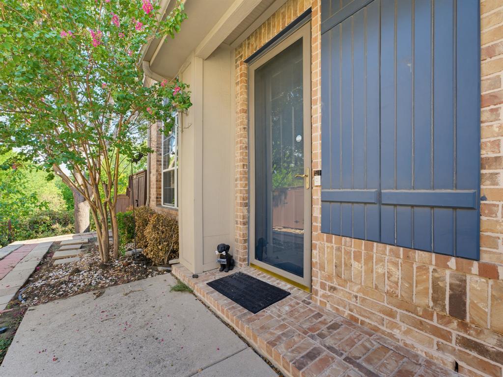 1833 Brookview Drive Property Photo 3