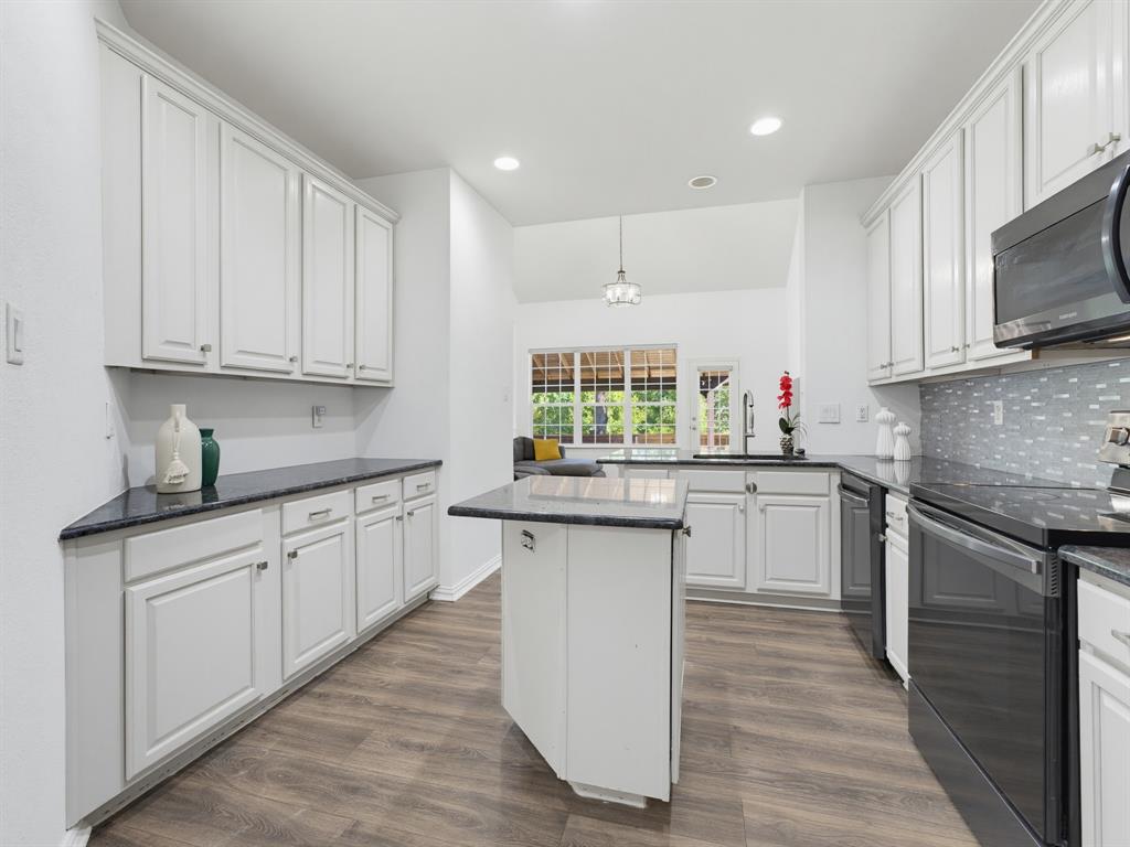 1833 Brookview Drive Property Photo 11
