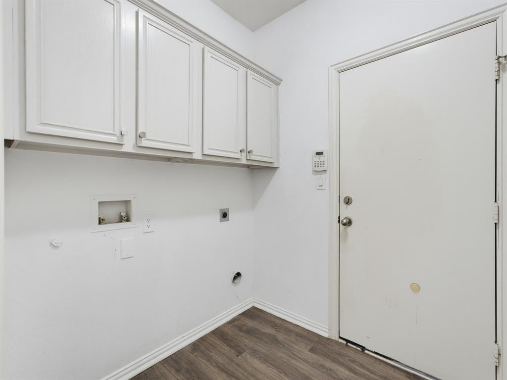 1833 Brookview Drive Property Photo 12