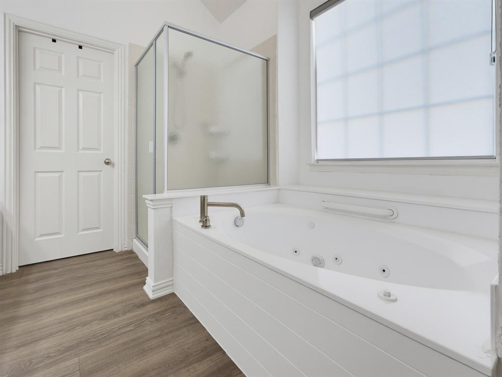 1833 Brookview Drive Property Photo 18