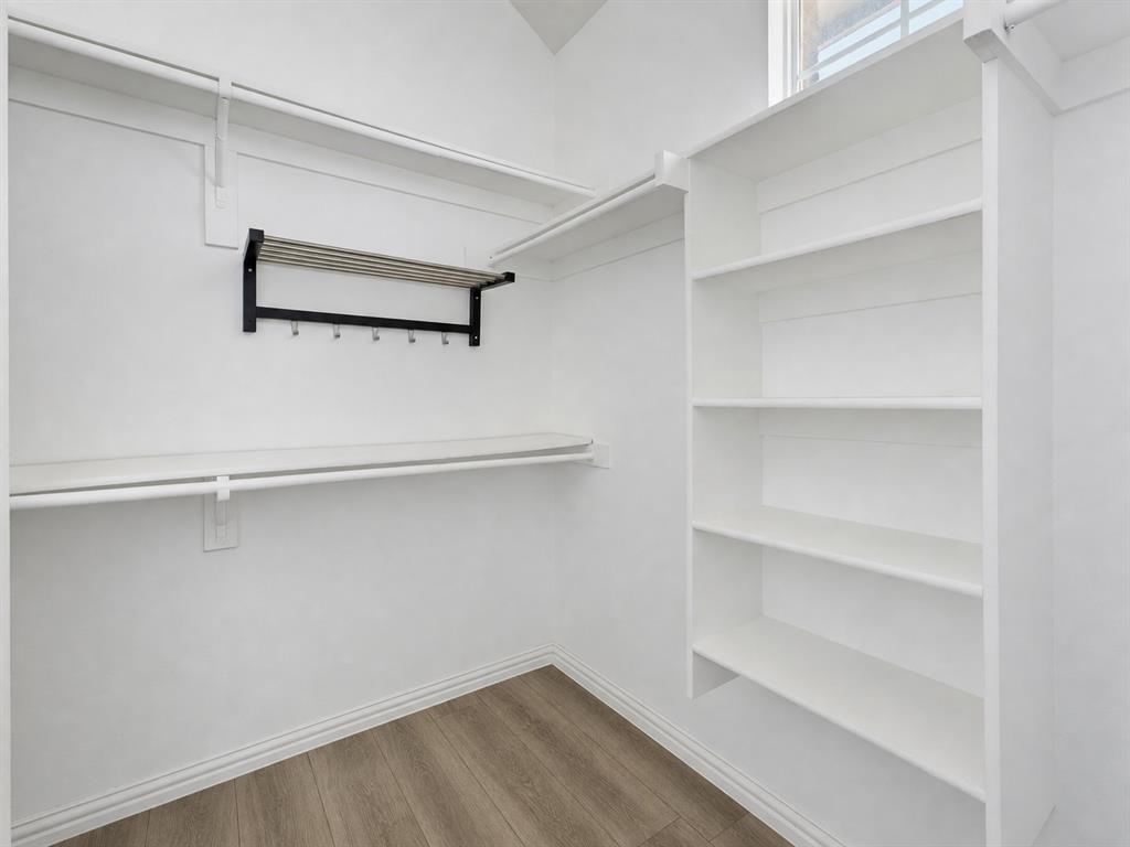 1833 Brookview Drive Property Photo 19