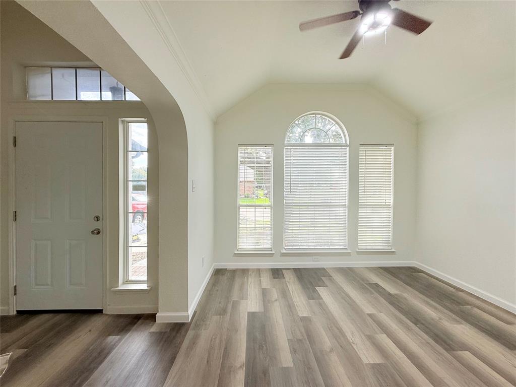 7960 Salmon Run Way Property Photo 3