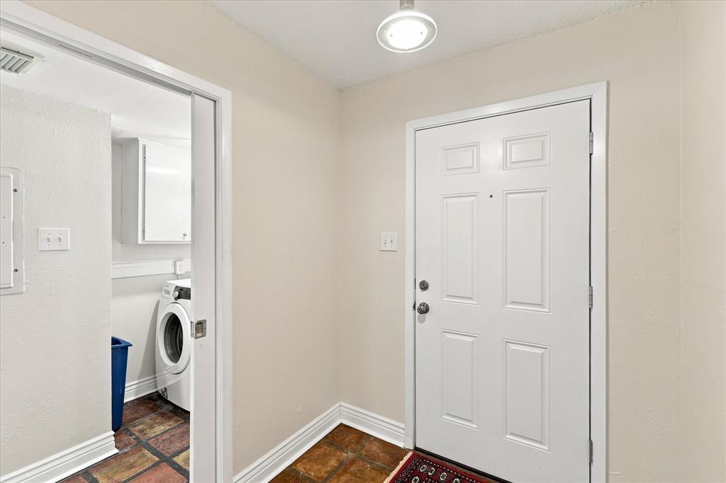 4916 Byers Avenue A Property Photo 5