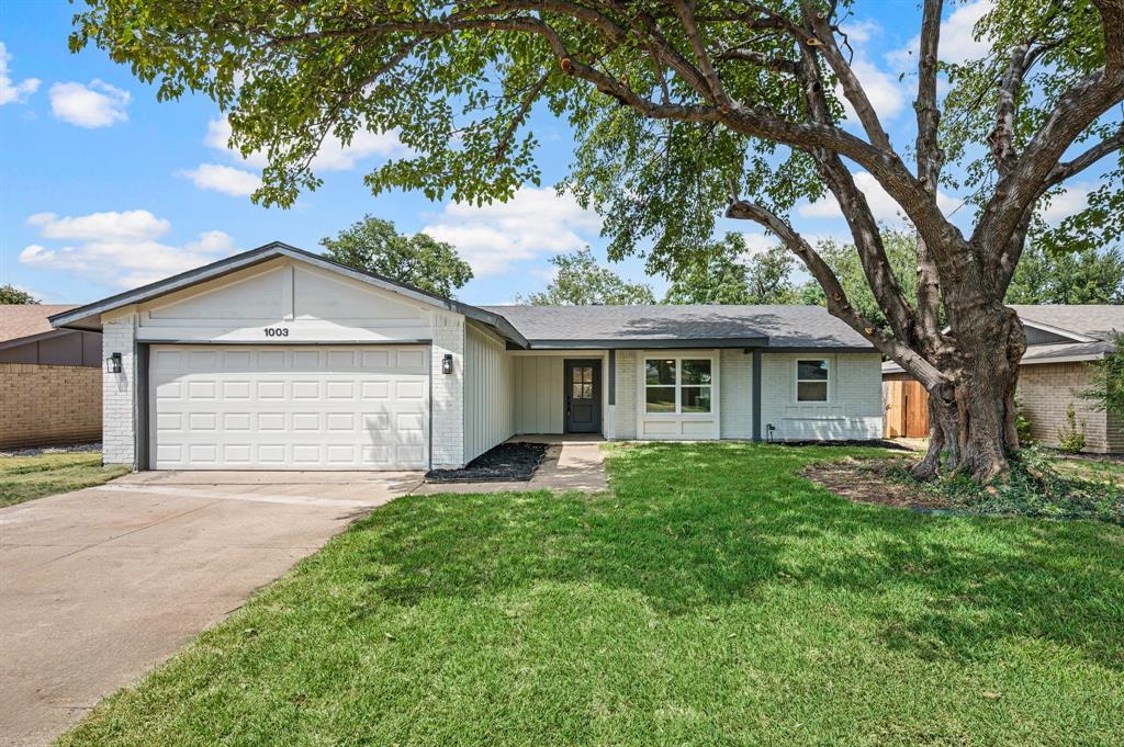1003 Summit Circle Property Photo 1