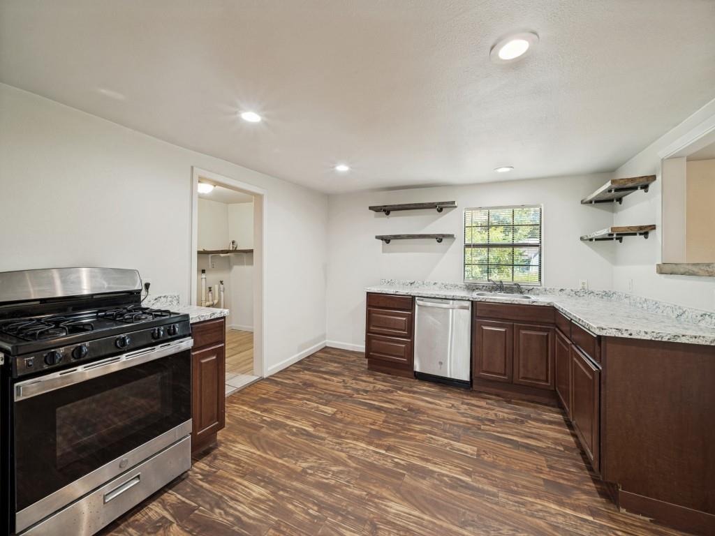 541 Denison Street Property Photo 9