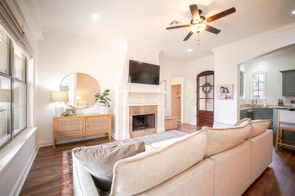 285 Evangeline Creek Drive Property Photo 2