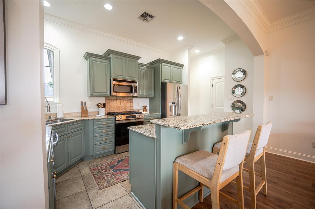 285 Evangeline Creek Drive Property Photo 4