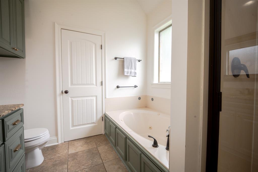 285 Evangeline Creek Drive Property Photo 11