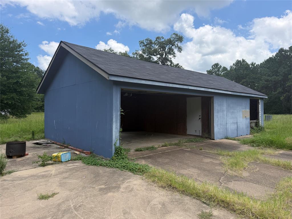 2071 W Point Tap Road Property Photo 3