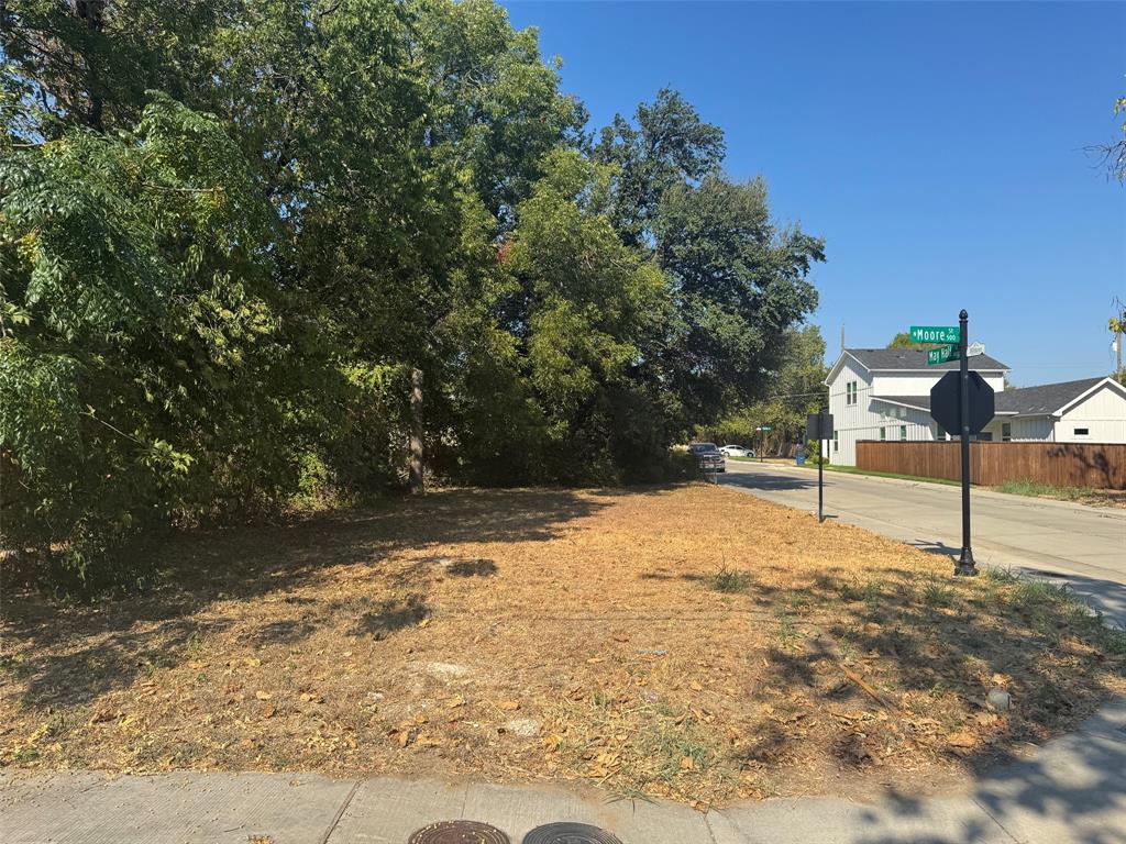 515 N Moore Street Property Photo 1