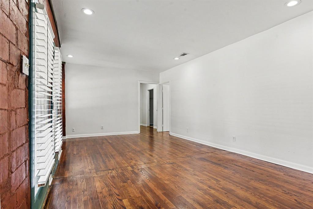 405 N Prairie Property Photo 4