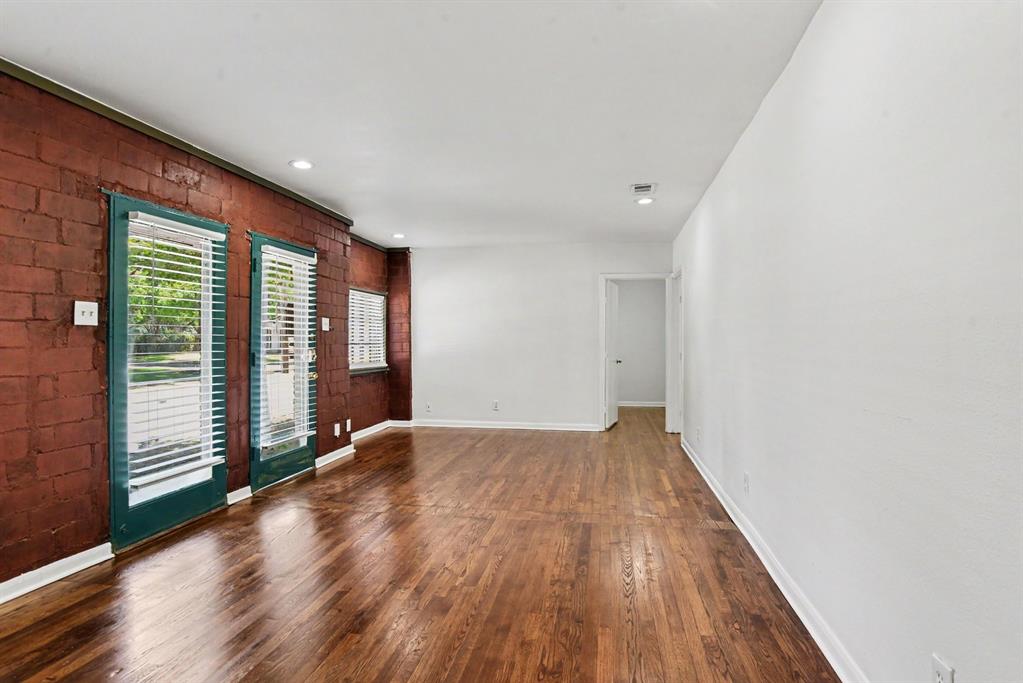 405 N Prairie Property Photo 5
