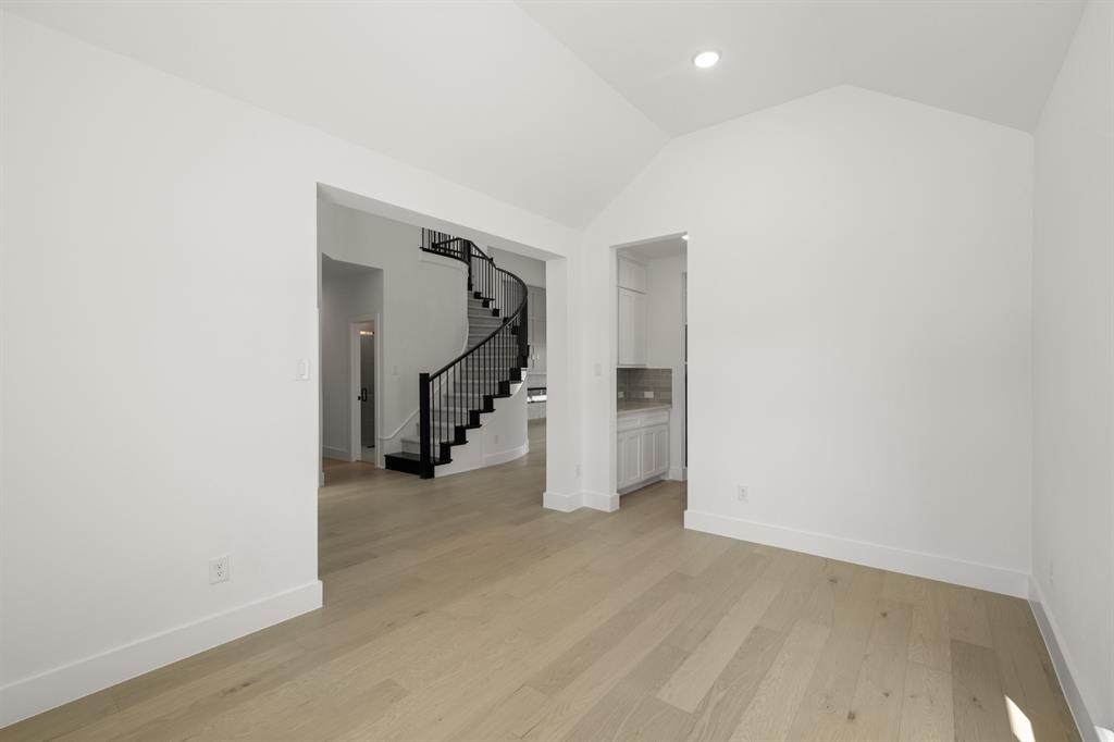 1610 Whisperwood Way Property Photo 6