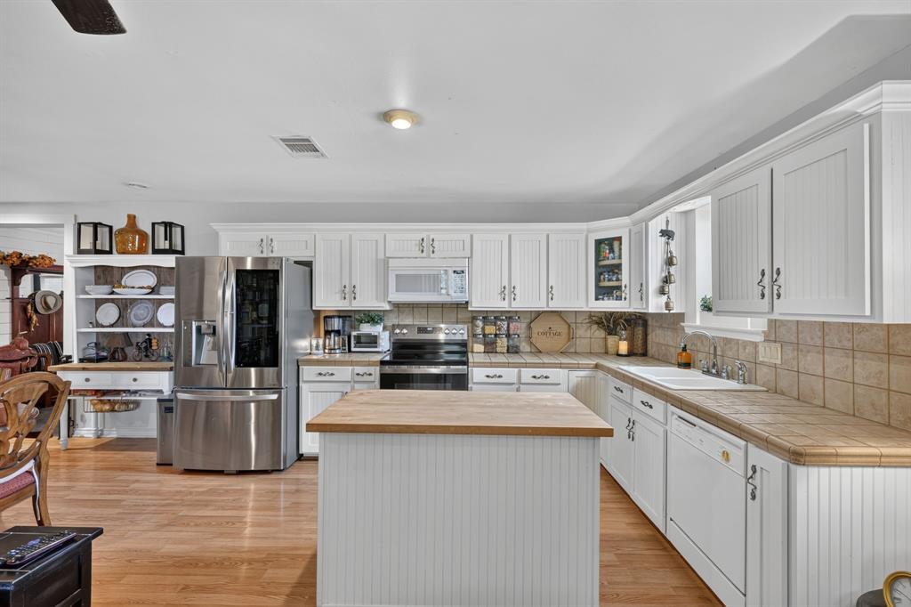 12434 Fm 937 Property Photo 5