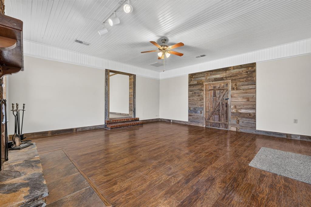 12434 Fm 937 Property Photo 21