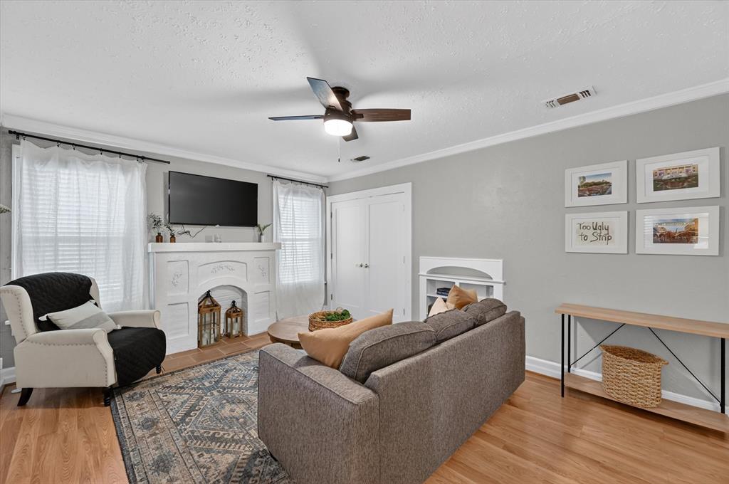 3217 Greene Avenue Property Photo 17