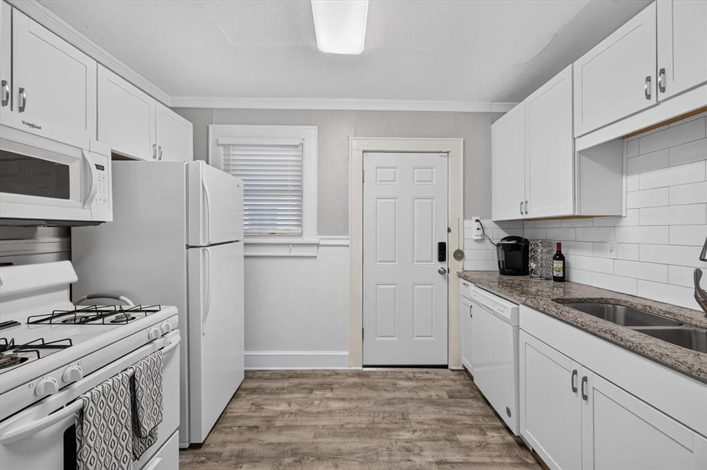 3217 Greene Avenue Property Photo 24