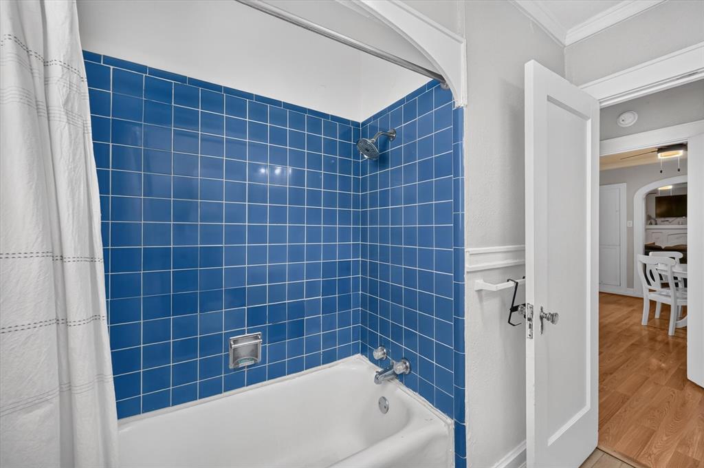 3217 Greene Avenue Property Photo 31