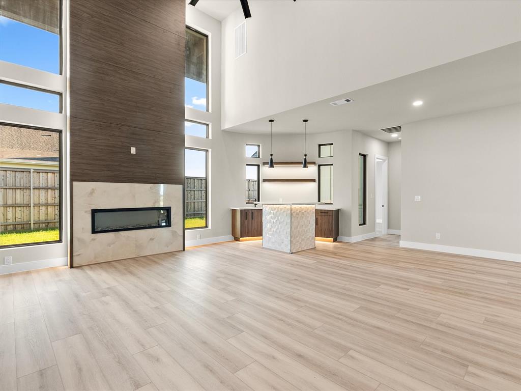 2025 Nichole Boulevard Property Photo 7