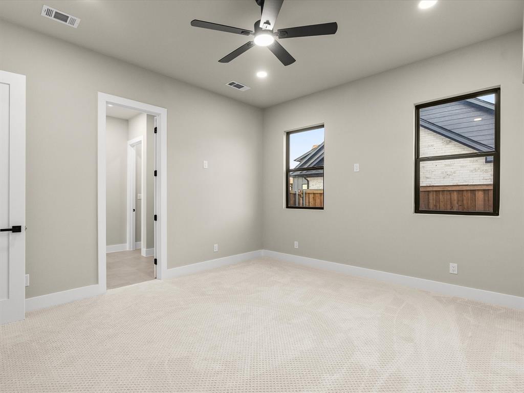2025 Nichole Boulevard Property Photo 17