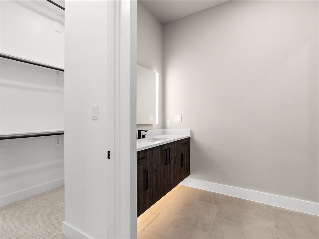 2025 Nichole Boulevard Property Photo 18