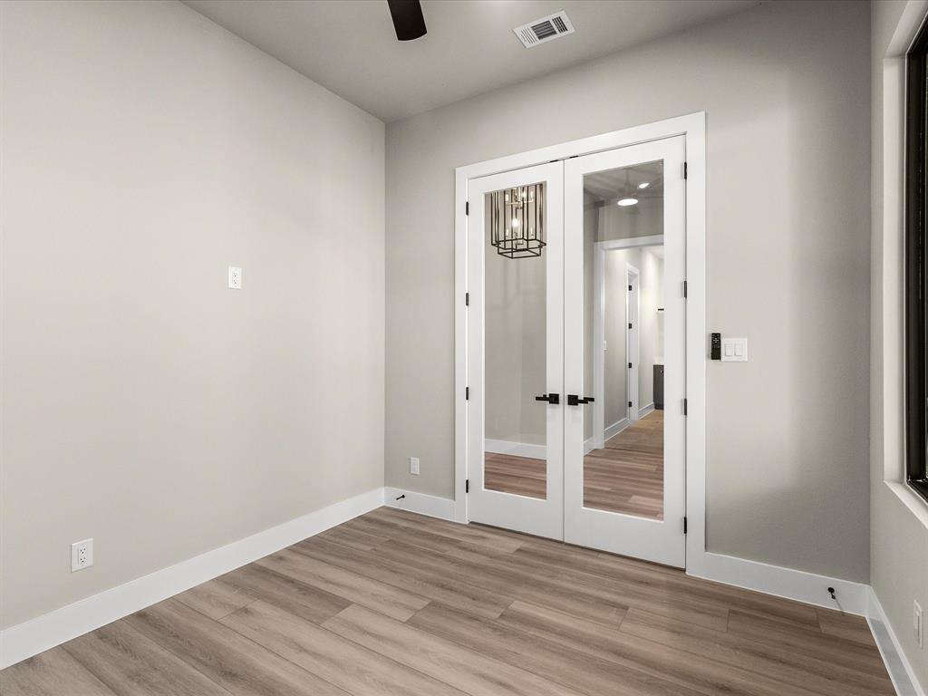 2025 Nichole Boulevard Property Photo 24