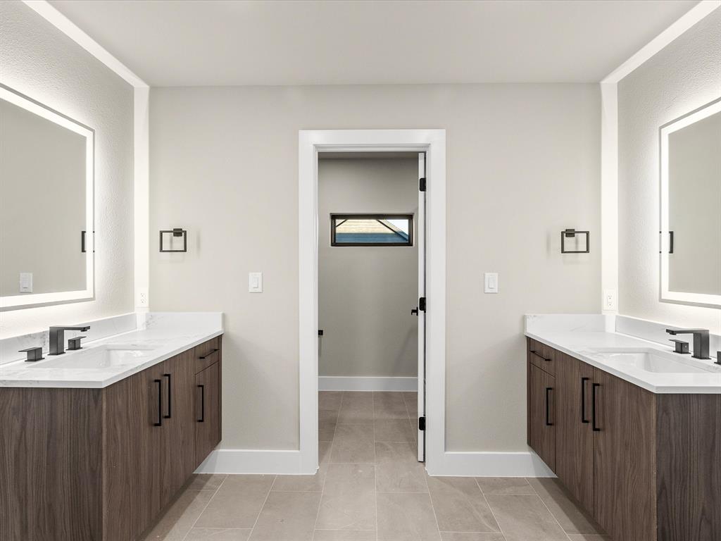 2025 Nichole Boulevard Property Photo 30