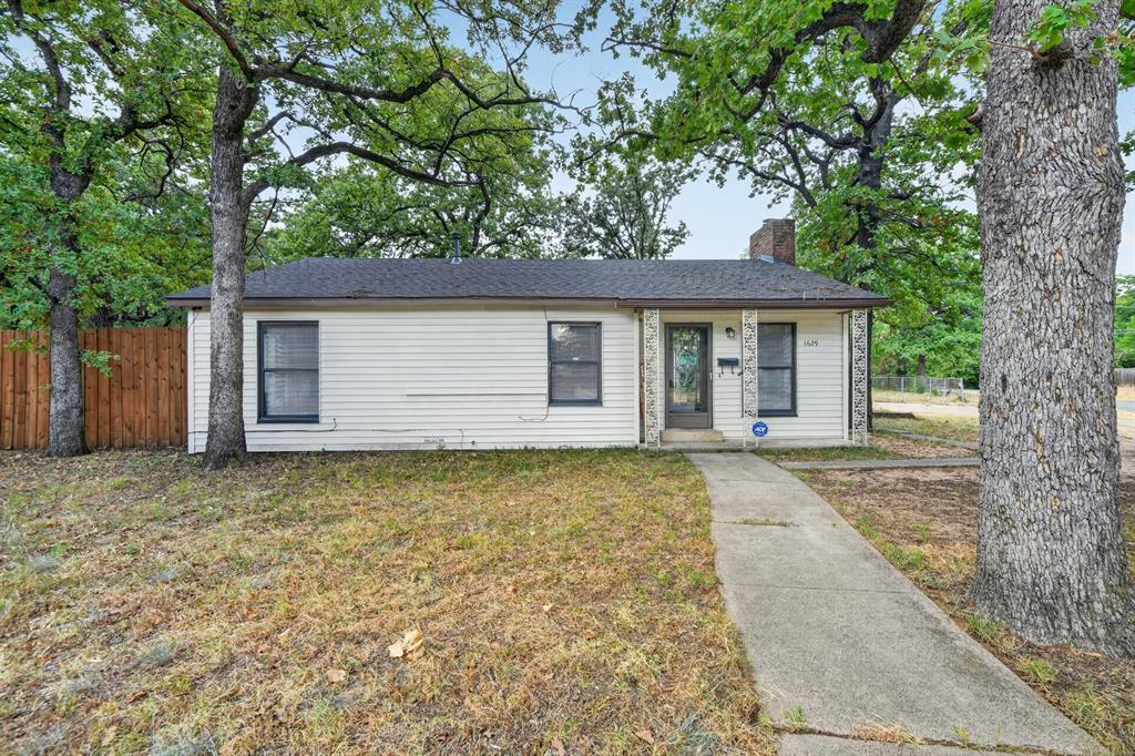 1629 Robinwood Drive Property Photo 1