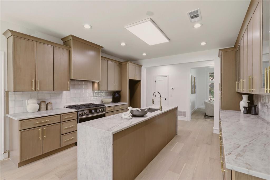 6504 Brentfield Court Property Photo 11