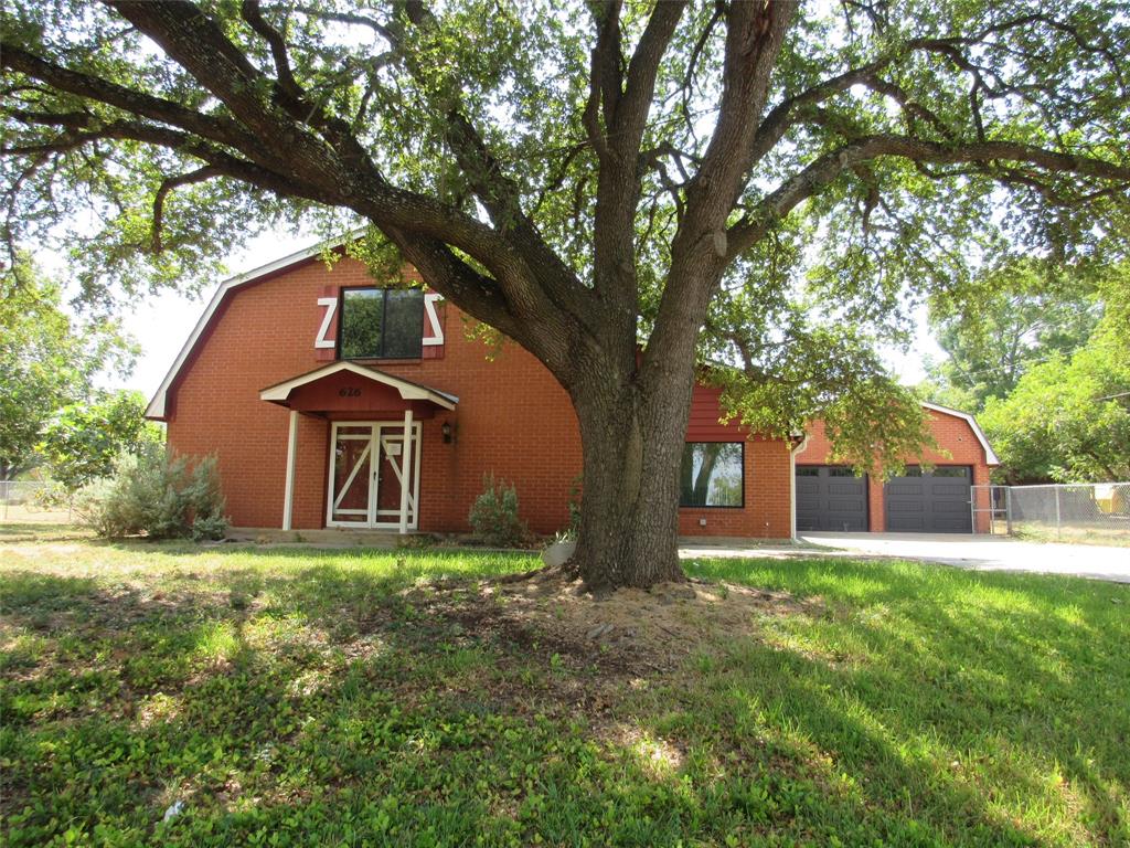 626 Friendly Oaks Drive Property Photo 1