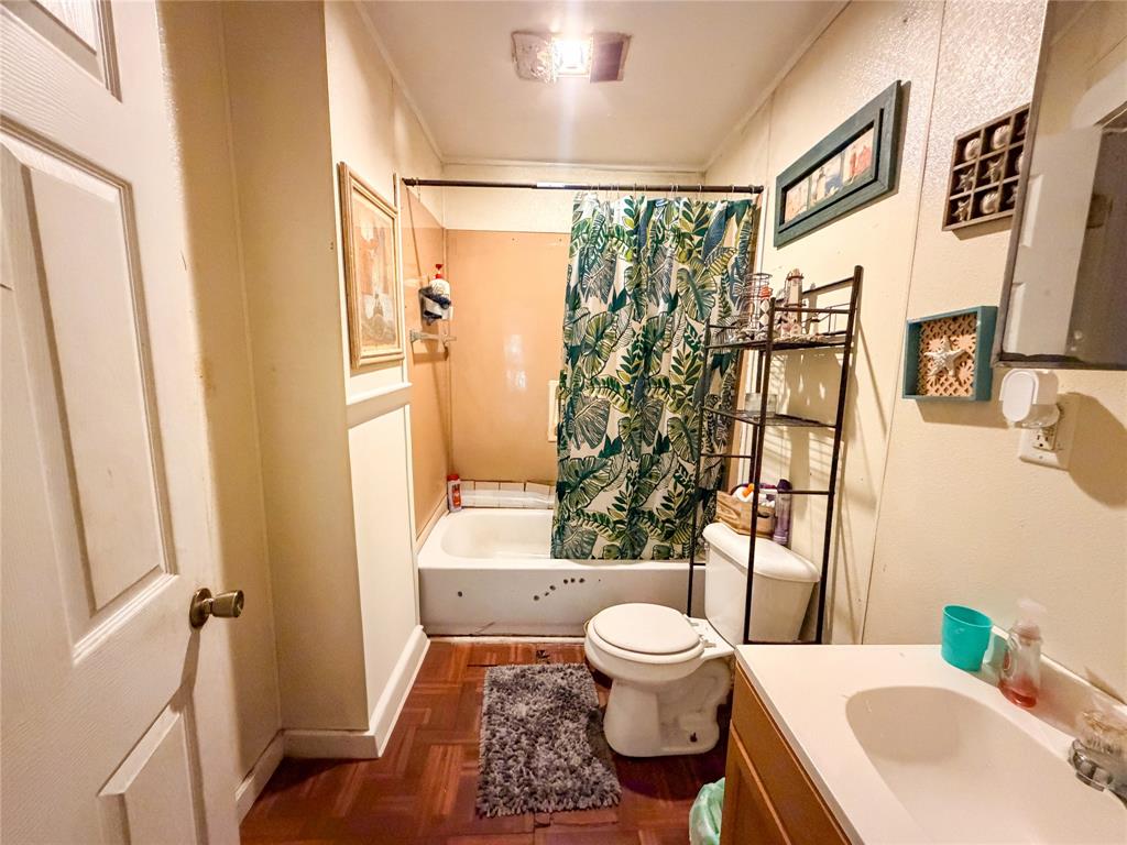 2512 Colonial Avenue Property Photo 5