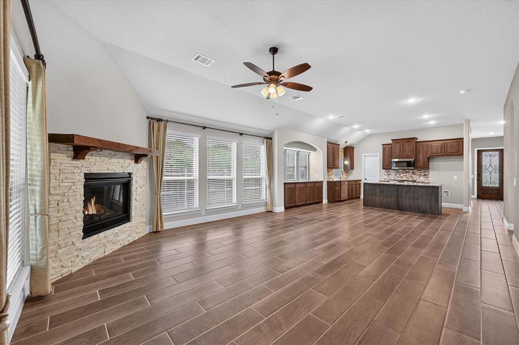 1941 Silverleaf Drive Property Photo 7