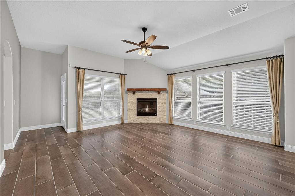 1941 Silverleaf Drive Property Photo 9