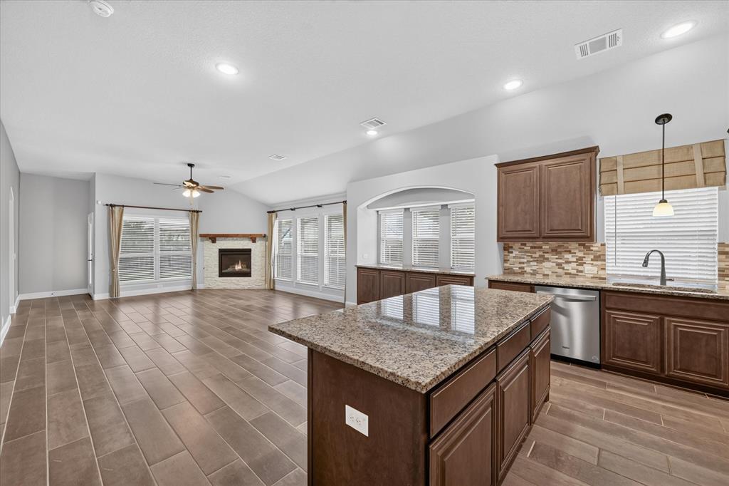 1941 Silverleaf Drive Property Photo 10