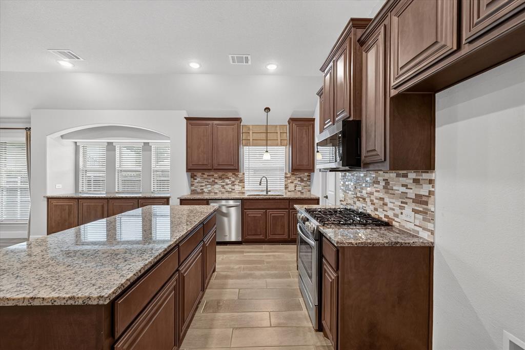 1941 Silverleaf Drive Property Photo 11