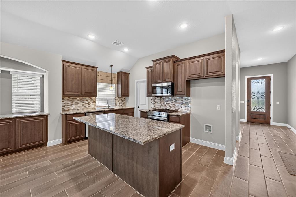 1941 Silverleaf Drive Property Photo 12