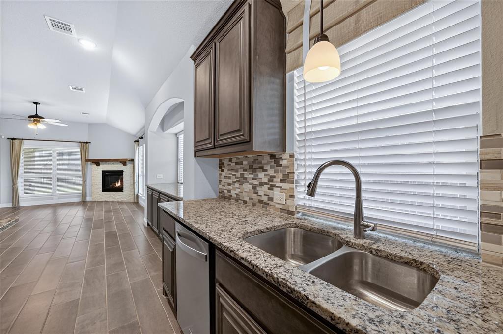 1941 Silverleaf Drive Property Photo 14