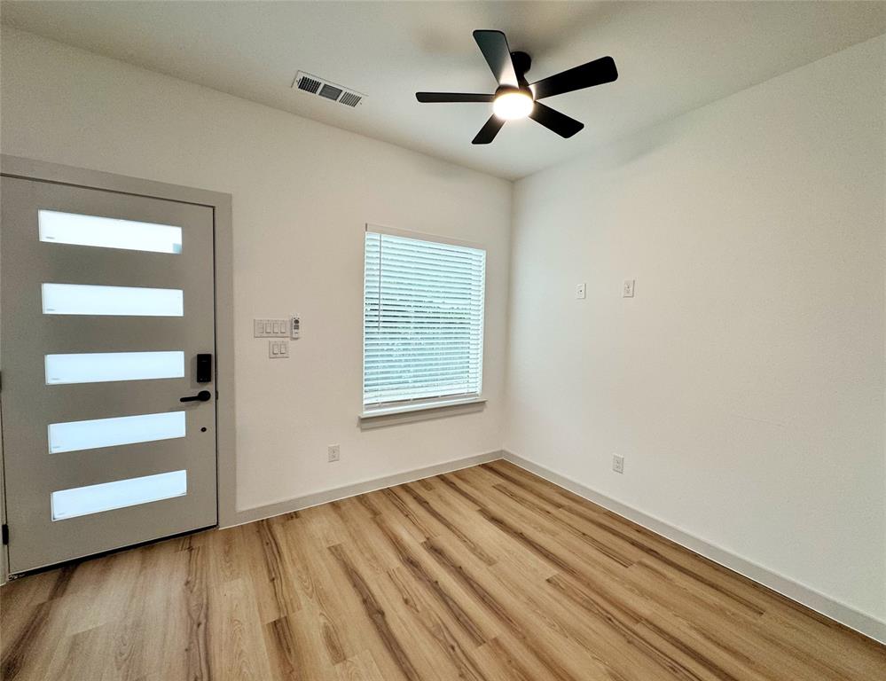 2916 Hemphill Unit#b Property Photo 6