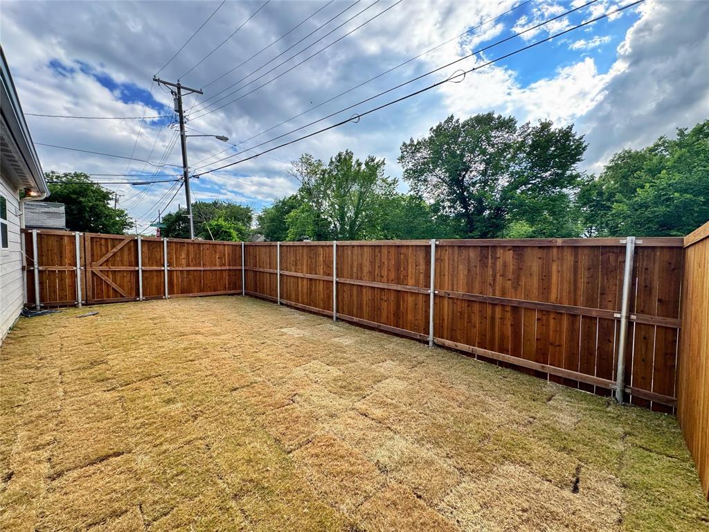 2916 Hemphill Unit#b Property Photo 13