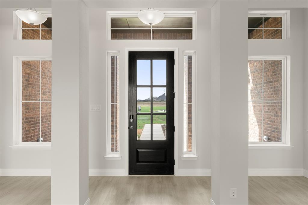 6633 Emerson Drive Property Photo 4