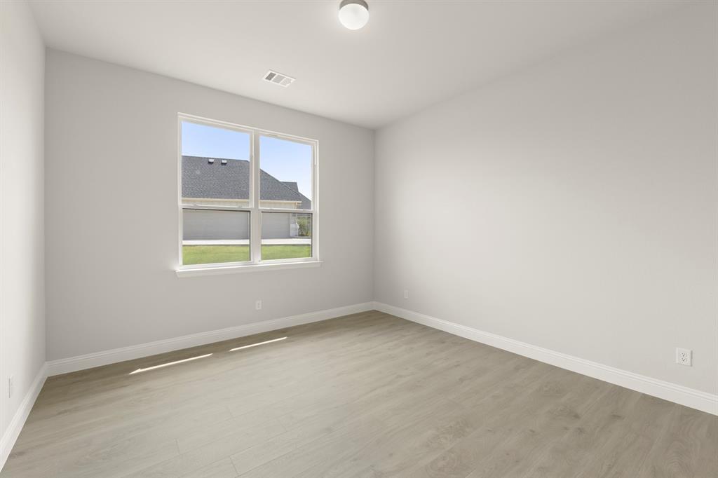 6633 Emerson Drive Property Photo 17