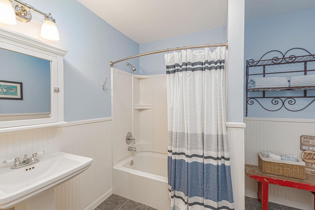 542 Arrowwood Beach Road Property Photo 13
