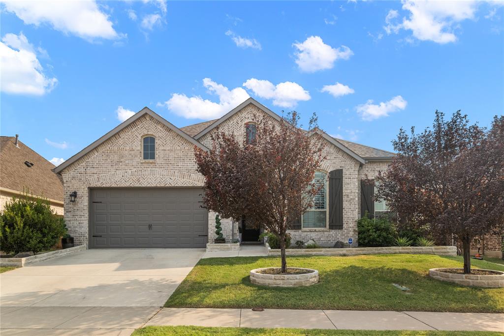 1124 Walker Way Property Photo 1