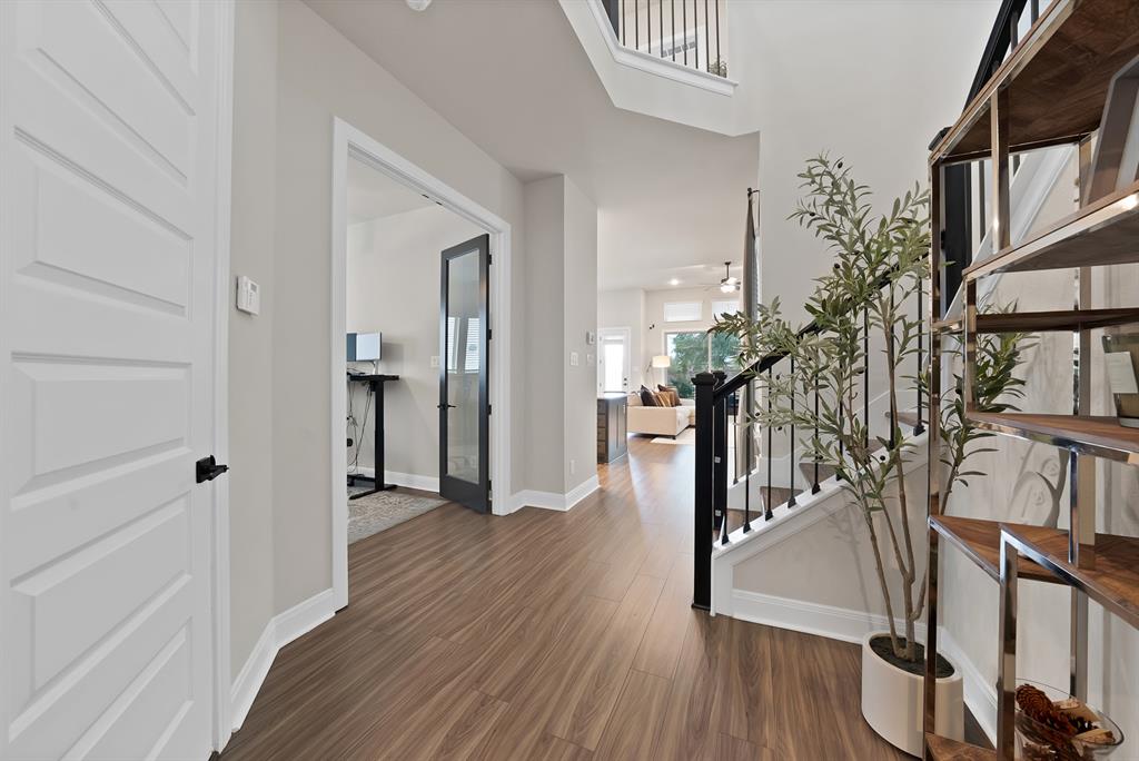 2585 Four Roses Drive Property Photo 4