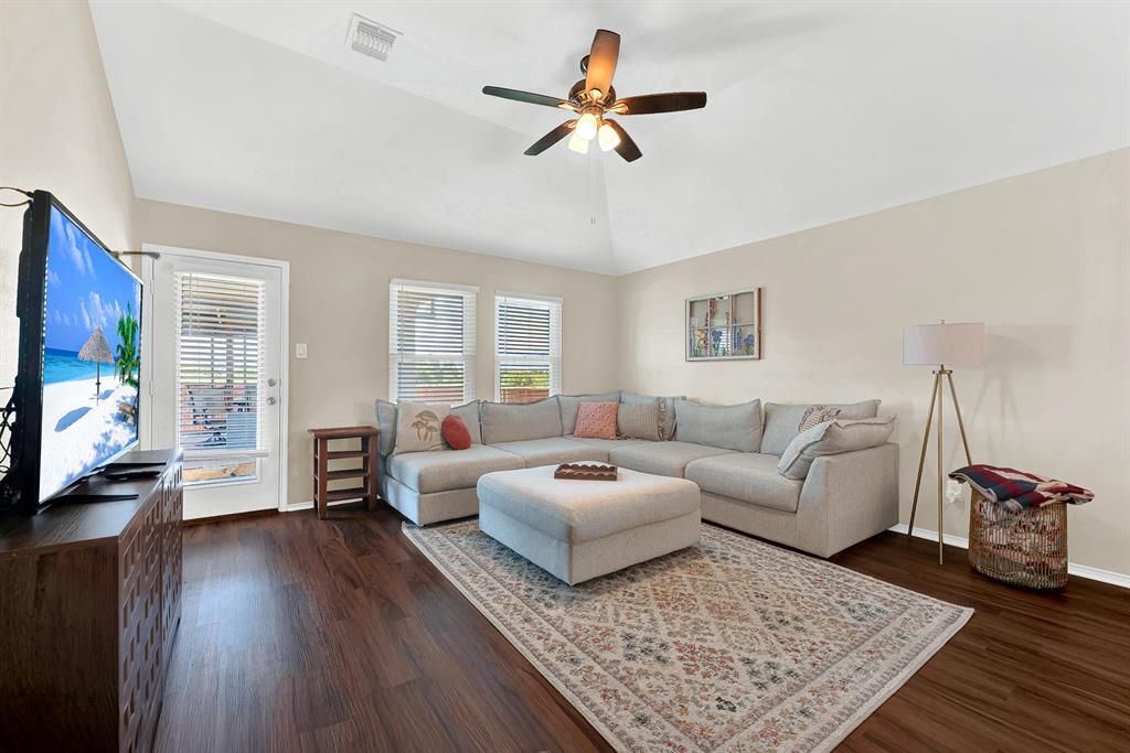 1208 Feather Crest Drive Property Photo 6