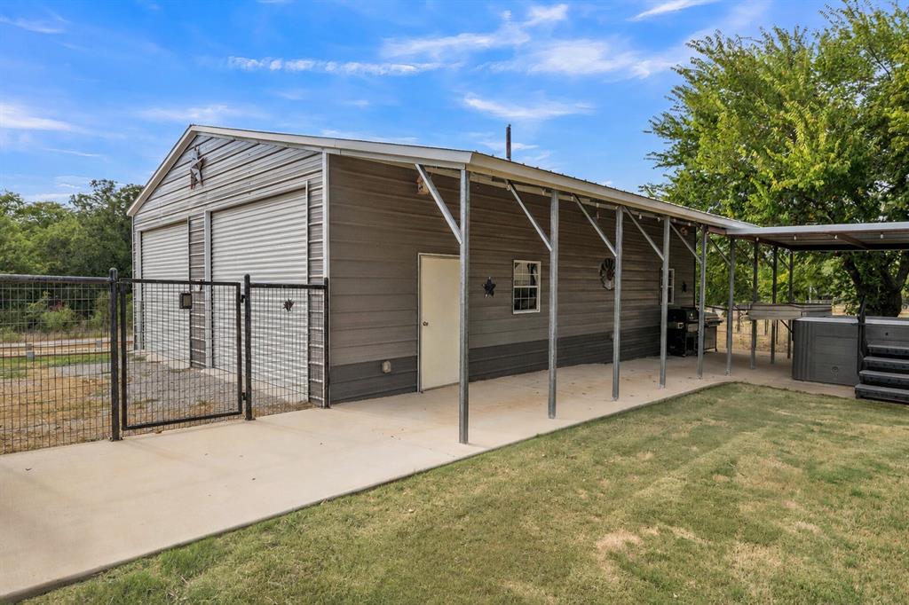 909 Erwin Road Property Photo 1
