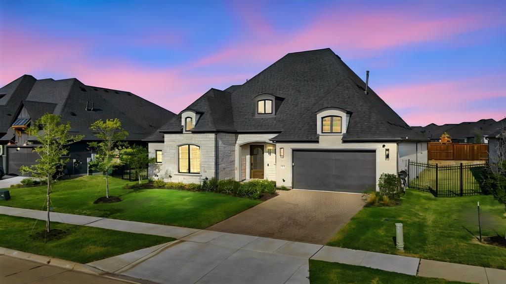 230 Pearland Drive Property Photo 1