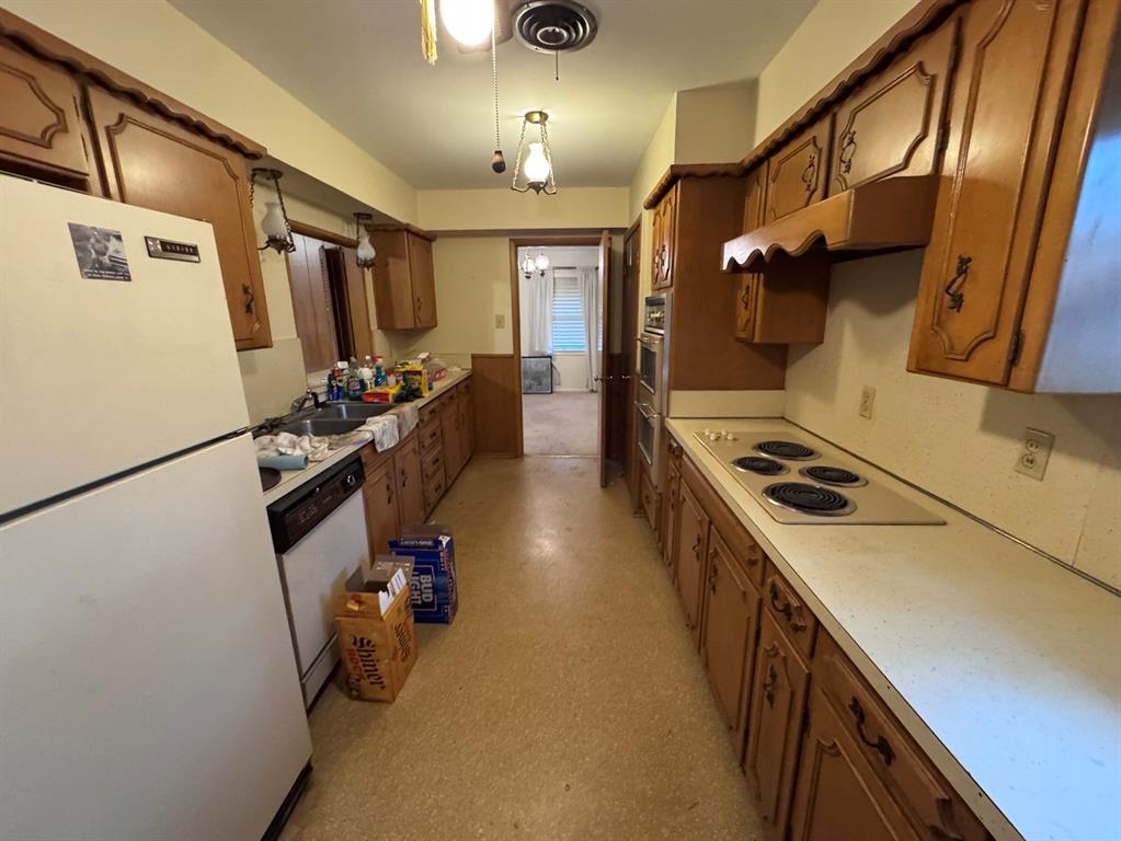 806 Sharpshire Street Property Photo 14